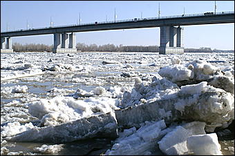 9 апреля 2007 г., Барнаул   Ледоход на Оби