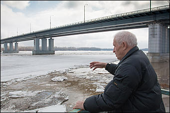 4 апрель 2016 г., Барнаул © Амител Вячеслав Мельников   "Гремит плавучих льдин резня...": ледоход на Оби в Барнауле. Фоторепортаж
