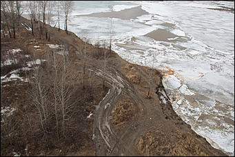 4 апрель 2016 г., Барнаул © Амител Вячеслав Мельников   "Гремит плавучих льдин резня...": ледоход на Оби в Барнауле. Фоторепортаж
