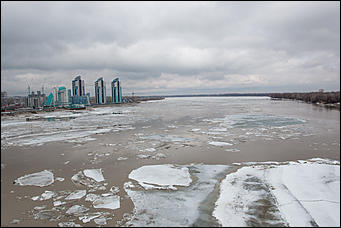 4 апрель 2016 г., Барнаул © Амител Вячеслав Мельников   "Гремит плавучих льдин резня...": ледоход на Оби в Барнауле. Фоторепортаж
