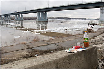 4 апрель 2016 г., Барнаул © Амител Вячеслав Мельников   "Гремит плавучих льдин резня...": ледоход на Оби в Барнауле. Фоторепортаж
