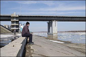 7 апреля 2020 г., Барнаул   Чумовое зрелище: барнаульцы, несмотря на самоизоляцию, пришли посмотреть ледоход