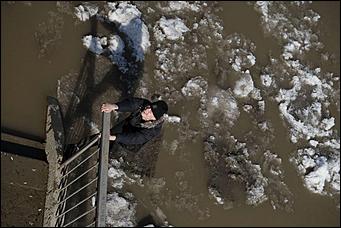 7 апреля 2020 г., Барнаул   Чумовое зрелище: барнаульцы, несмотря на самоизоляцию, пришли посмотреть ледоход