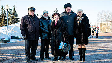 27 январь 2016 г., Барнаул © Амител Вячеслав Мельников   Барнаульцы в день снятия блокады Ленинграда возложили цветы к Монументу Славы