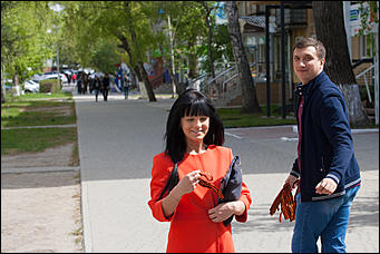 6 май 2016 г., Барнаул   Память и гордость: редакция Amic.ru раздает георгиевские ленты барнаульцам