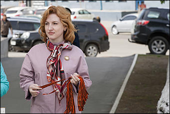 6 май 2016 г., Барнаул   Память и гордость: редакция Amic.ru раздает георгиевские ленты барнаульцам