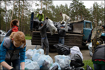 1 июнь 2013 г., Барнаул   Уникальный ленточный бор стал чище (фото А. Баулина)