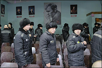 28 декабрь 2019 г., Барнаул, Вячеслав Мельников Везде жизнь. Снегурочка в гостях у заключенных