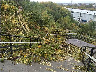 Демонтаж лестницы на ВДНХ в Барнауле   Демонтаж лестницы на ВДНХ в Барнауле