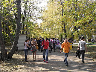 18 сентября 2011 г., Барнаул   Барнаульцы на прогулке в НИИ им. Лисавенко