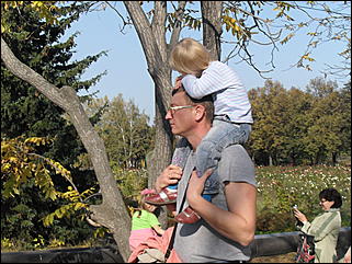 18 сентября 2011 г., Барнаул   Барнаульцы на прогулке в НИИ им. Лисавенко