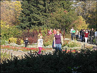 18 сентября 2011 г., Барнаул   Барнаульцы на прогулке в НИИ им. Лисавенко