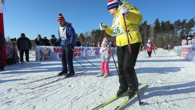 11 февраля 2018 г., Барнаул. Екатерина Смолихина   Солнце, лыжи, Барнаул: более тысячи горожан пришли на "Лыжню России"