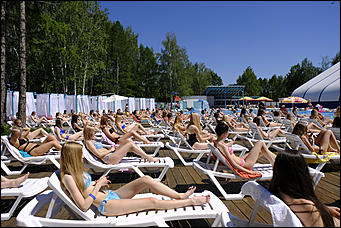 4 июнь 2017 г., Барнаул @ Мельников Вячеслав   150 самых красивых девушек приняли участие в фотосессии у бассейна. Фоторепортаж 