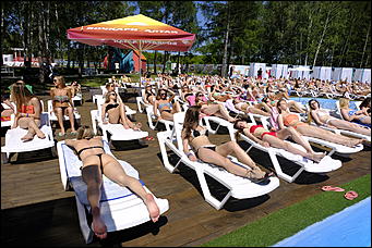 4 июнь 2017 г., Барнаул @ Мельников Вячеслав   150 самых красивых девушек приняли участие в фотосессии у бассейна. Фоторепортаж 