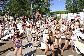 4 июнь 2017 г., Барнаул @ Мельников Вячеслав   150 самых красивых девушек приняли участие в фотосессии у бассейна. Фоторепортаж 