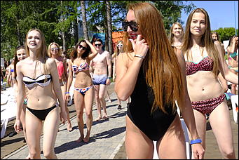 4 июнь 2017 г., Барнаул @ Мельников Вячеслав   150 самых красивых девушек приняли участие в фотосессии у бассейна. Фоторепортаж 