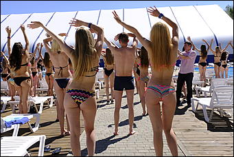 4 июнь 2017 г., Барнаул @ Мельников Вячеслав   150 самых красивых девушек приняли участие в фотосессии у бассейна. Фоторепортаж 