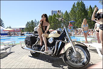 4 июнь 2017 г., Барнаул @ Мельников Вячеслав   150 самых красивых девушек приняли участие в фотосессии у бассейна. Фоторепортаж 