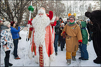 1 декабрь 2016 г., Барнаул © Амител Вячеслав Мельников   Похождения Деда Мороза из Великого Устюга в Барнауле. Фото