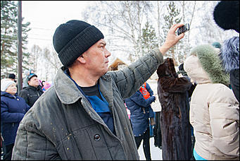 1 декабрь 2016 г., Барнаул © Амител Вячеслав Мельников   Похождения Деда Мороза из Великого Устюга в Барнауле. Фото