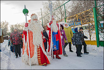 1 декабрь 2016 г., Барнаул © Амител Вячеслав Мельников   Похождения Деда Мороза из Великого Устюга в Барнауле. Фото