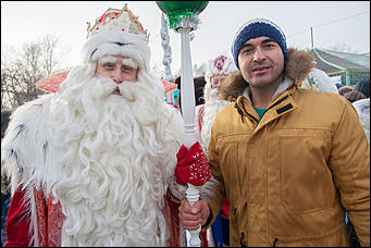 1 декабрь 2016 г., Барнаул © Амител Вячеслав Мельников   Похождения Деда Мороза из Великого Устюга в Барнауле. Фото