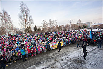 1 декабрь 2016 г., Барнаул © Амител Вячеслав Мельников   Похождения Деда Мороза из Великого Устюга в Барнауле. Фото