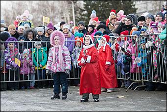 1 декабрь 2016 г., Барнаул © Амител Вячеслав Мельников   Похождения Деда Мороза из Великого Устюга в Барнауле. Фото