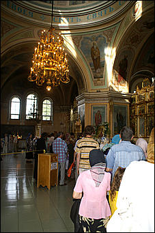 3 - 5 июля 2007 г., Барнаул   В Покровском соборе Барнаула открыт доступ к святым мощам Апостола Луки