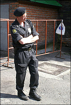 3 - 5 июля 2007 г., Барнаул   В Покровском соборе Барнаула открыт доступ к святым мощам Апостола Луки