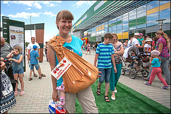 1 июль 2016 г., Барнаул © Амител Вячеслав Мельников   Как открывали первый в Барнауле  McDonald's 