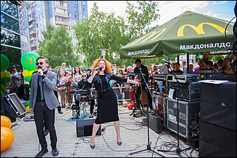 1 июль 2016 г., Барнаул © Амител Вячеслав Мельников   Как открывали первый в Барнауле  McDonald's 