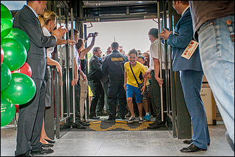 1 июль 2016 г., Барнаул © Амител Вячеслав Мельников   Как открывали первый в Барнауле  McDonald's 