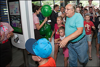 1 июль 2016 г., Барнаул © Амител Вячеслав Мельников   Как открывали первый в Барнауле  McDonald's 