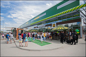 1 июль 2016 г., Барнаул © Амител Вячеслав Мельников   Как открывали первый в Барнауле  McDonald's 