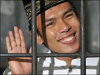 18 март 2016 г., Барнаул   Как улыбаются самые страшные преступники? 