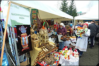 29 апреля 2018 г., Бирюзовая Катунь. Екатерина Смолихина   Праздника цветение: как маральник собрал на Алтае тысячи туристов