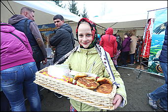 29 апреля 2018 г., Бирюзовая Катунь. Екатерина Смолихина   Праздника цветение: как маральник собрал на Алтае тысячи туристов