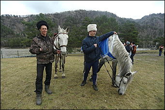 29 апреля 2018 г., Бирюзовая Катунь. Екатерина Смолихина   Праздника цветение: как маральник собрал на Алтае тысячи туристов