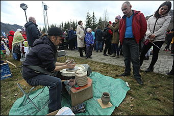 29 апреля 2018 г., Бирюзовая Катунь. Екатерина Смолихина   Праздника цветение: как маральник собрал на Алтае тысячи туристов