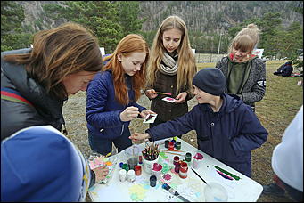 29 апреля 2018 г., Бирюзовая Катунь. Екатерина Смолихина   Праздника цветение: как маральник собрал на Алтае тысячи туристов