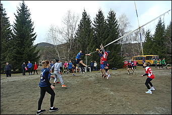 29 апреля 2018 г., Бирюзовая Катунь. Екатерина Смолихина   Праздника цветение: как маральник собрал на Алтае тысячи туристов