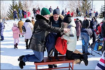1 марта 2020 г., Барнаул. Екатерина Смолихина   Гуляй, народ! Как барнаульцы отпраздновали Масленицу