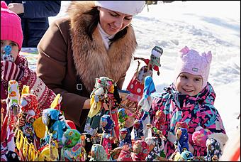 1 марта 2020 г., Барнаул. Екатерина Смолихина   Гуляй, народ! Как барнаульцы отпраздновали Масленицу