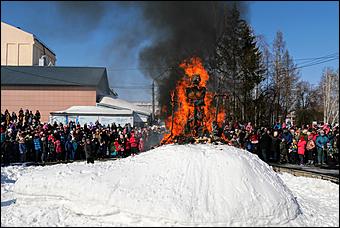 1 марта 2020 г., Барнаул. Екатерина Смолихина   Гуляй, народ! Как барнаульцы отпраздновали Масленицу