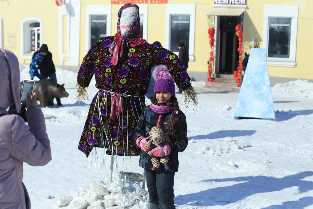 сжигание чучела масленицы. полазна масленица 2021. масленица в барнауле мероприятия 2024. дубровский турбаза масленица 2021. провожаем масленицу.
