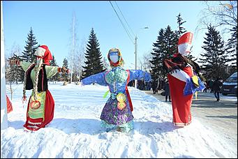 18 февраля 2018 г., Барнаул. Екатерина Смолихина   Блины, хороводы и чучела: как барнаульцы отметили Масленицу