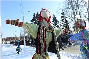 18 февраля 2018 г., Барнаул. Екатерина Смолихина   Блины, хороводы и чучела: как барнаульцы отметили Масленицу