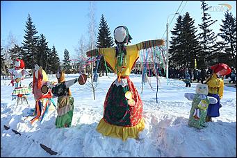 18 февраля 2018 г., Барнаул. Екатерина Смолихина   Блины, хороводы и чучела: как барнаульцы отметили Масленицу